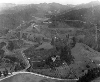 Illustration for article titled Before the Hollywood Sign Found Fame, Others Signs Dotted LA's Hillsides